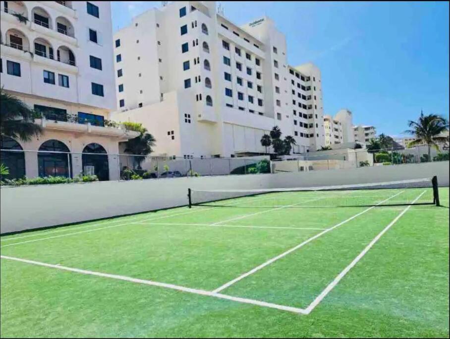 Amazing Beachfront Apartment Cancún Esterno foto