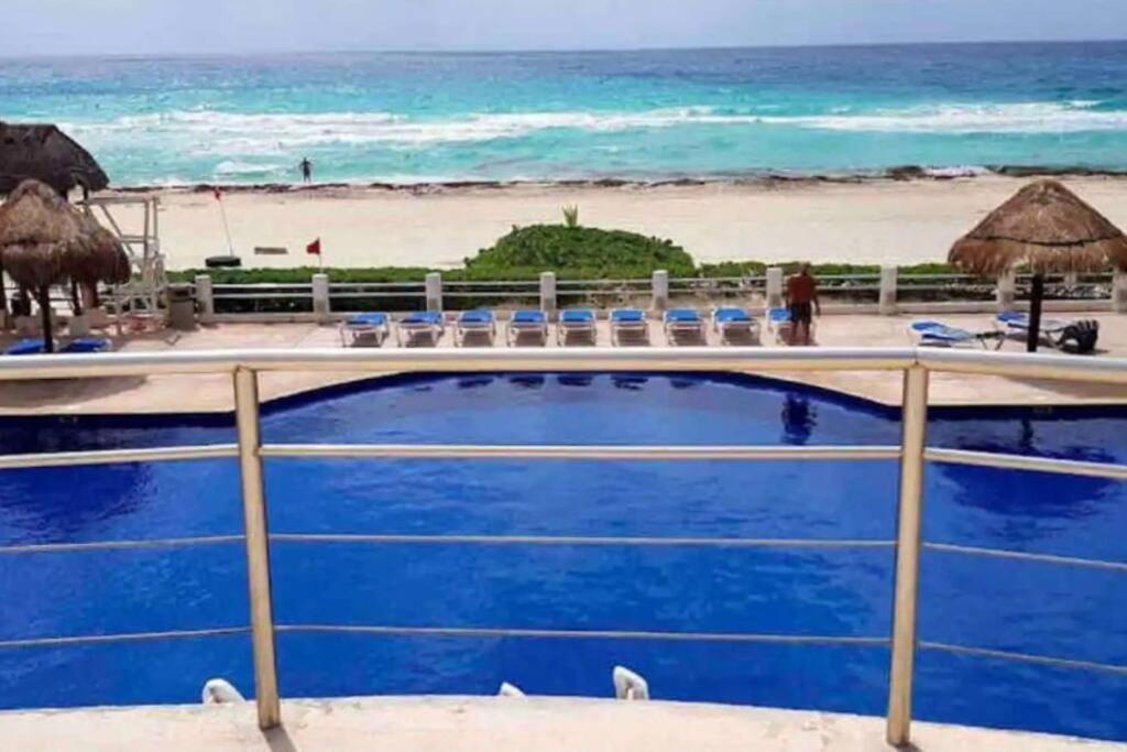 Amazing Beachfront Apartment Cancún Esterno foto