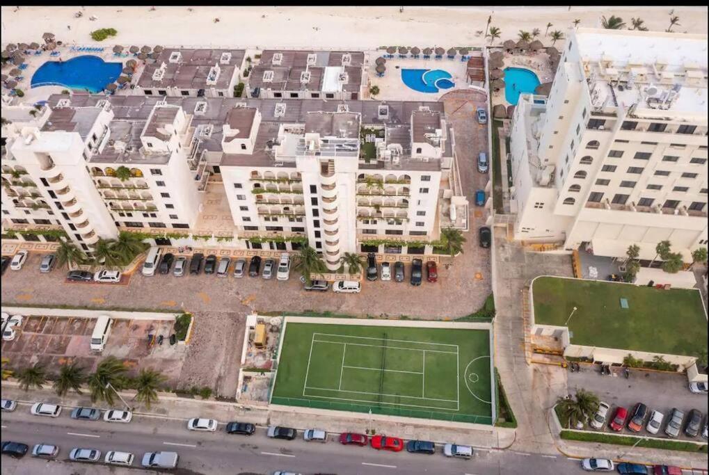 Amazing Beachfront Apartment Cancún Esterno foto