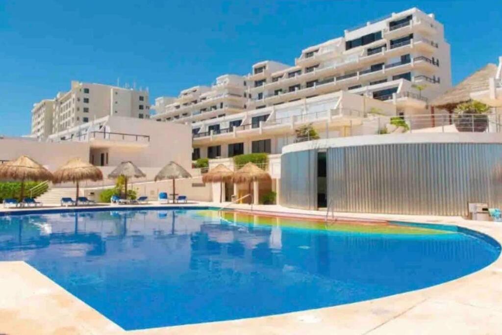 Amazing Beachfront Apartment Cancún Esterno foto