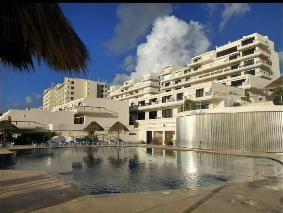 Amazing Beachfront Apartment Cancún Esterno foto