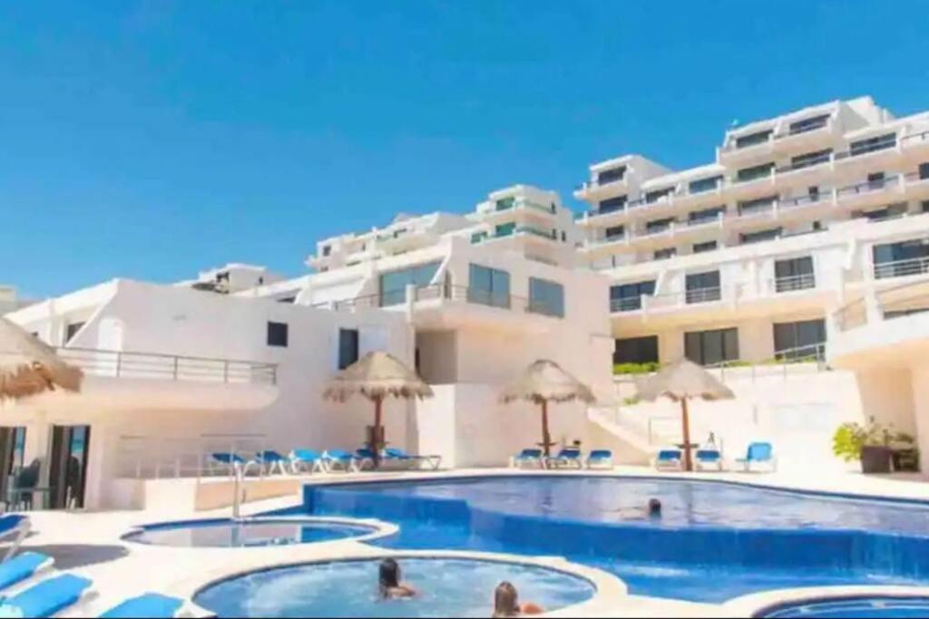 Amazing Beachfront Apartment Cancún Esterno foto