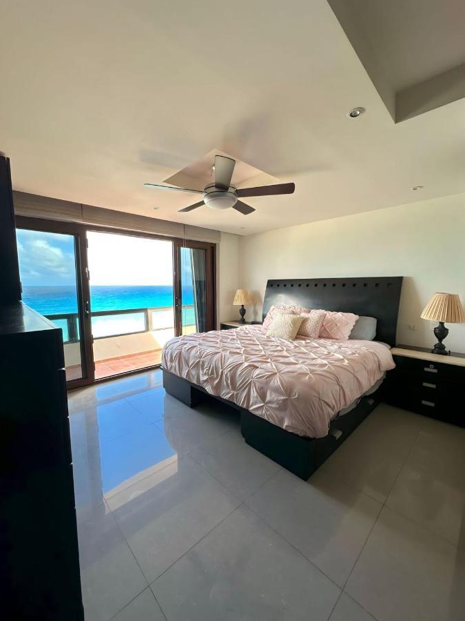Amazing Beachfront Apartment Cancún Esterno foto