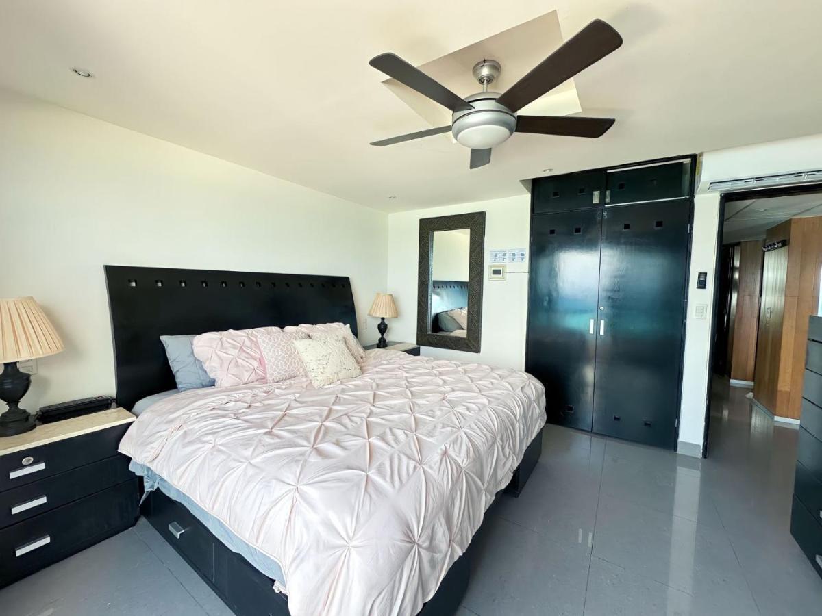 Amazing Beachfront Apartment Cancún Esterno foto